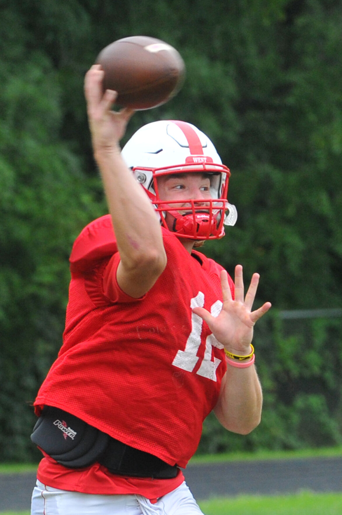 081522-qc-spt-west fb practice-234